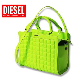 ディーゼル(DIESEL)の★DIESELマット ネオンカラー 2way ハンドバッグ ショルダーバッグ(ショルダーバッグ)