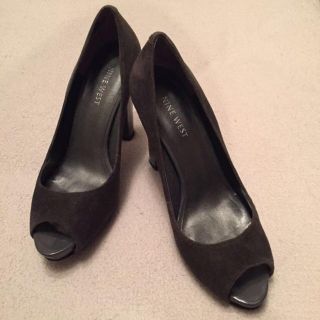 ナインウエスト(NINE WEST)の美品NINE WEST スエードパンプス(ハイヒール/パンプス)