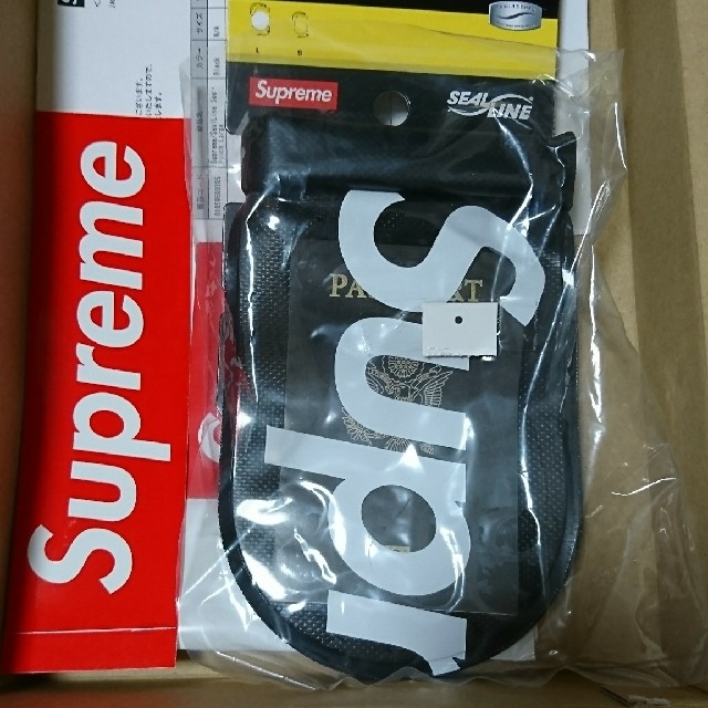 Supreme(シュプリーム)の黒 Ｌ Supreme See Pouch シュプリーム シーポーチ メンズのファッション小物(その他)の商品写真