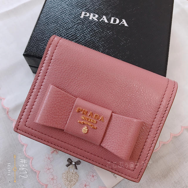 PRADA(プラダ)の7/29までお値下げ!【新品】プラダPRADA リボン 折財布 ピンク メンズのファッション小物(折り財布)の商品写真