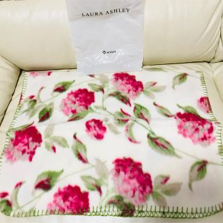 ローラアシュレイ(LAURA ASHLEY)のローラアシュレイのブランケット・膝掛け(おくるみ/ブランケット)