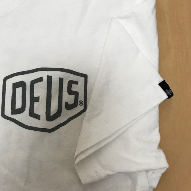 Deus ex Machina(デウスエクスマキナ)のデウスエクスマキナ  Sサイズ メンズのトップス(Tシャツ/カットソー(半袖/袖なし))の商品写真