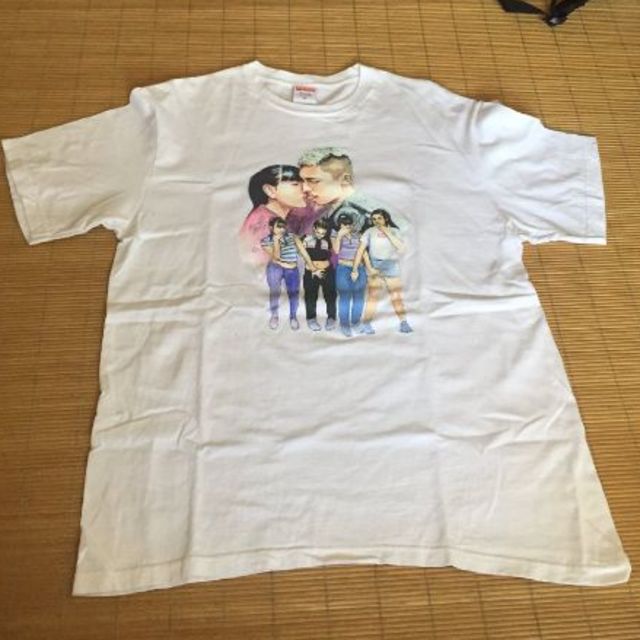 Supreme(シュプリーム)のシュプリーム supreme kiss tee T キス Mサイズ メンズのトップス(Tシャツ/カットソー(半袖/袖なし))の商品写真