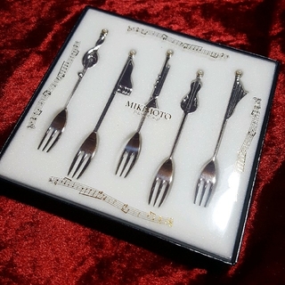 ミキモト(MIKIMOTO)のミキモト　真珠の小粒付　楽器フォーク　5本セット　(カトラリー/箸)