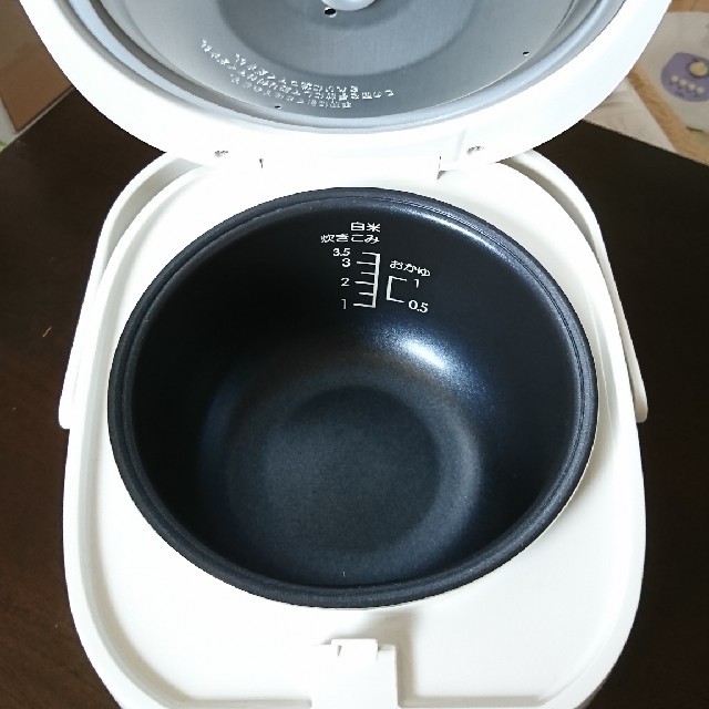 炊飯器3,5合炊 スマホ/家電/カメラの調理家電(炊飯器)の商品写真