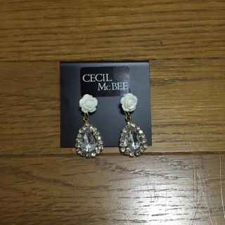 セシルマクビー(CECIL McBEE)の送料無料。未使用です。(ピアス)