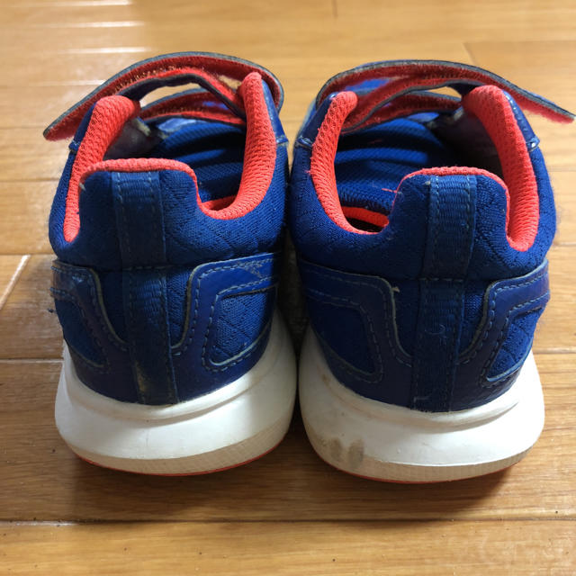 adidas(アディダス)のadidas Blue Running アディダス キッズ/ベビー/マタニティのキッズ靴/シューズ(15cm~)(スニーカー)の商品写真