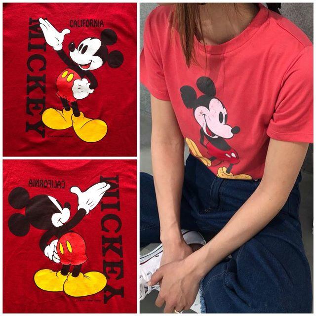 Disney(ディズニー)のKyon太様専用 10日までお取り置き 両面ミッキープリントTシャツ M 赤 レディースのトップス(Tシャツ(半袖/袖なし))の商品写真