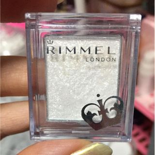 リンメル(RIMMEL)のリンメル プリズムパウダーアイカラー 001(アイシャドウ)