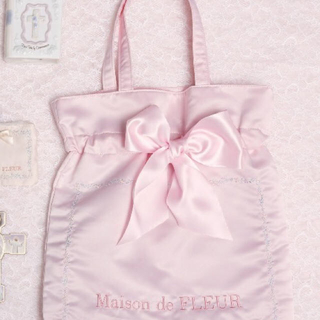 メゾンドフルール(Maison de FLEUR)のMaison de FLEUR/メゾンドフルール 花刺繍リボンバッグ！(トートバッグ)