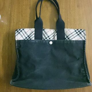 バーバリー(BURBERRY)のﾊﾞｰﾊﾞﾘｰカバン(ハンドバッグ)