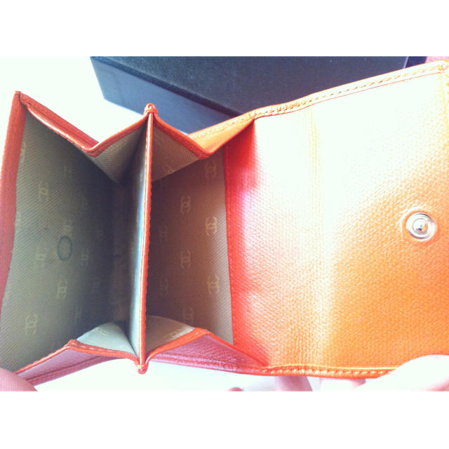 CHANEL(シャネル)のシャネル💛二つ折財布 レディースのファッション小物(財布)の商品写真