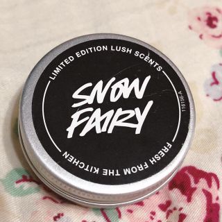 ラッシュ(LUSH)のスノーフェアリー 練り香水ラッシュLUSH美品フェアリーキャンディーと同じ香り(香水(女性用))