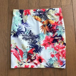 ザラ(ZARA)のZARA ザラ　ミニスカート　タイトスカート　リゾート　派手　花柄　バブリー(ミニスカート)