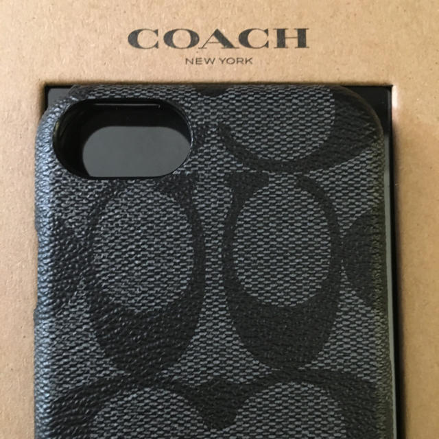 【新品未使用】コーチ iphone7/8シグネチャー柄 携帯ケース 紙袋付