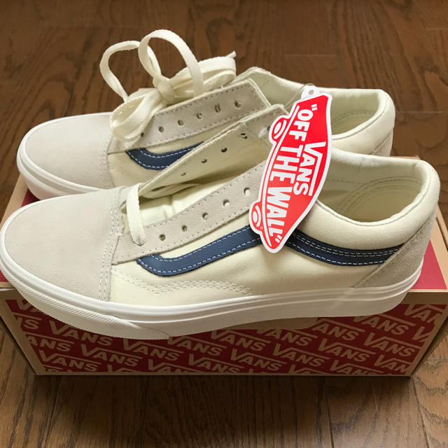 VANS(ヴァンズ)のVANS Vintage White OLD SKOOL  レディースの靴/シューズ(スニーカー)の商品写真