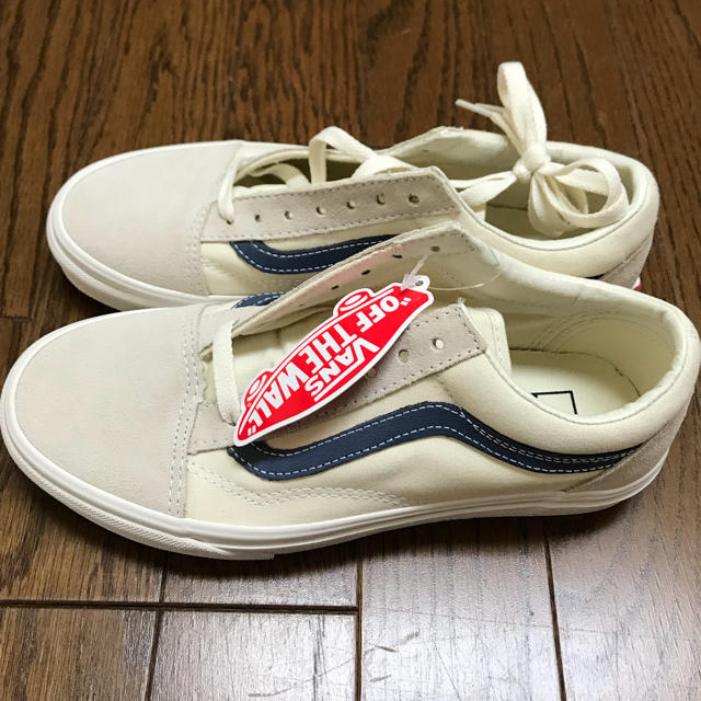 VANS(ヴァンズ)のVANS Vintage White OLD SKOOL  レディースの靴/シューズ(スニーカー)の商品写真