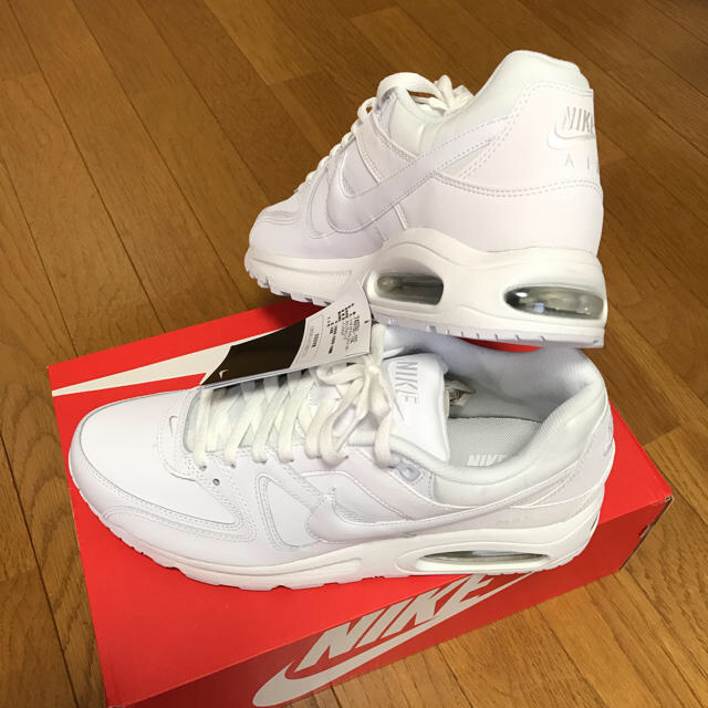 NIKE - 新品未使用!ナイキ エアマックスコマンドレザー 白 28.5cmの