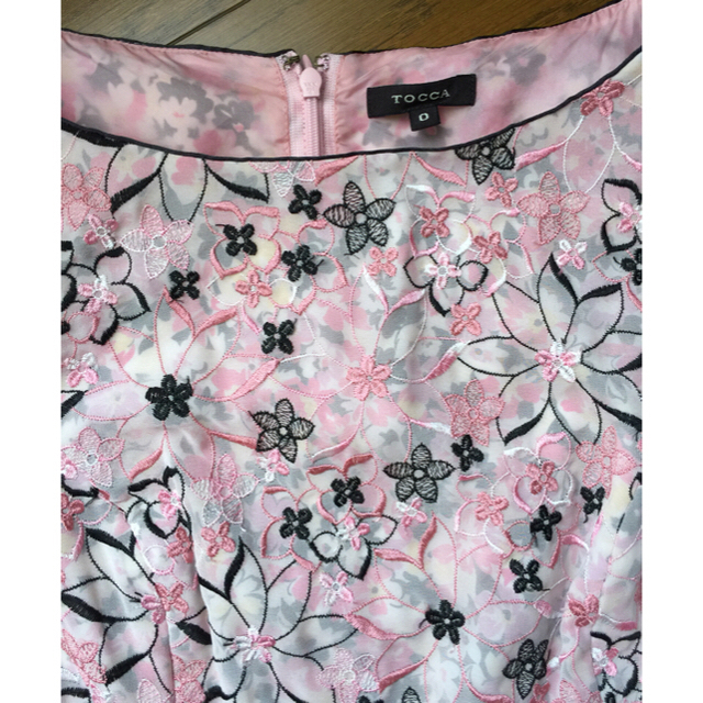 美品♡トッカSPRING STAR お花総刺繍ワンピース♡0 美品♡トッカSPRING STAR お花総刺繍ワンピース♡0