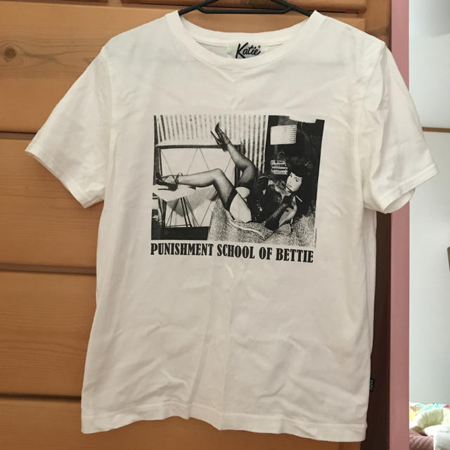 Katie(ケイティー)のkatie bettie T 美品 レディースのトップス(Tシャツ(半袖/袖なし))の商品写真