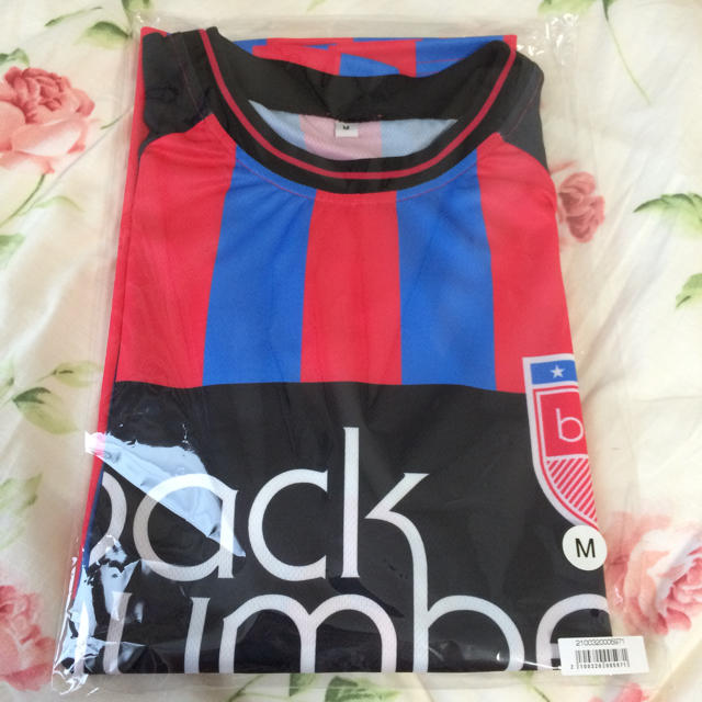 BACK NUMBER(バックナンバー)のback number サッカー Tシャツ グッズ Mサイズ エンタメ/ホビーのタレントグッズ(ミュージシャン)の商品写真