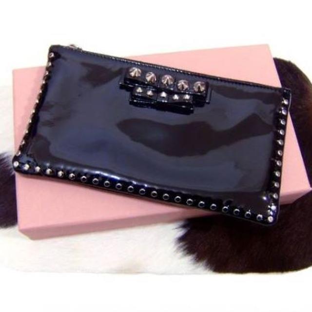 MIUMIUエナメルスタッズリボンポーチ黒新品R10 財布 コインケース - 財布