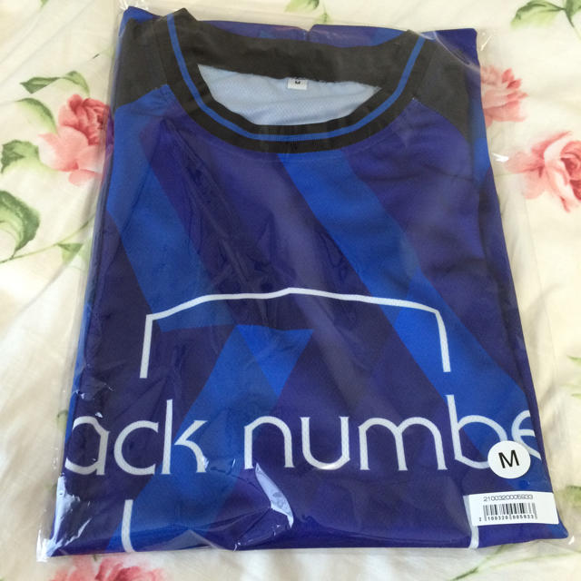 BACK NUMBER(バックナンバー)のback number サッカー Tシャツ Mサイズ 青 ブルー エンタメ/ホビーのタレントグッズ(ミュージシャン)の商品写真