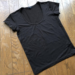 セオリー(theory)のセオリー ブラウン UネックTシャツ シンプル(Tシャツ(半袖/袖なし))