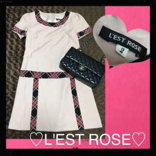 レストローズ(L'EST ROSE)のL'EST ROSEワンピ美品(ひざ丈ワンピース)