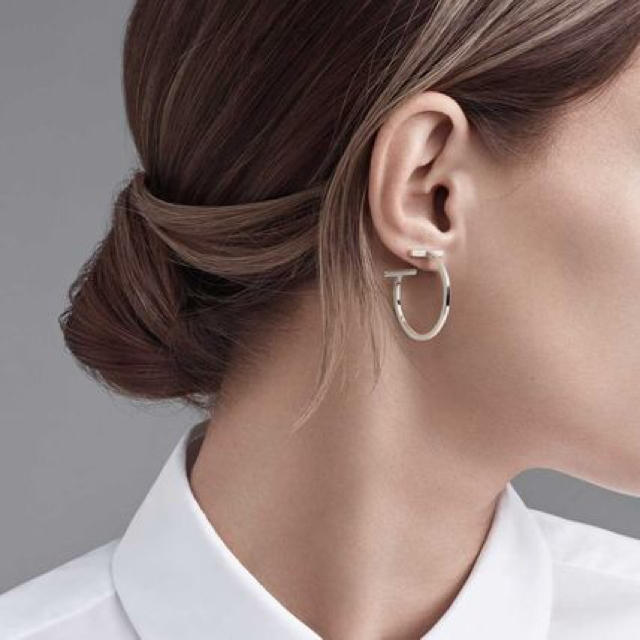 新品 未使用 Tiffany ティファニー T ワイヤー フープ ピアス♡ | フリマアプリ ラクマ