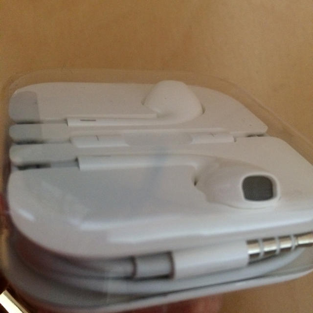 Apple(アップル)のイヤホン iPhone スマホ/家電/カメラのオーディオ機器(ヘッドフォン/イヤフォン)の商品写真