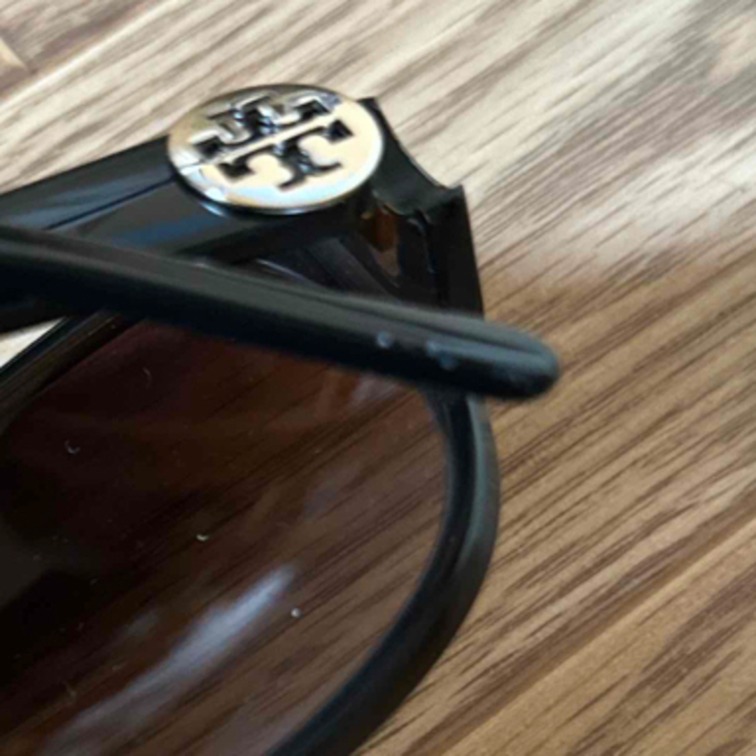 Tory Burch(トリーバーチ)のトリーバーチ サングラス ブラウン系 ゴールド ケース レディースのファッション小物(サングラス/メガネ)の商品写真