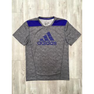 アディダス(adidas)のadidasアディダスTシャツカットソースポーツウェアMサイズグレーメンズ(Tシャツ/カットソー(半袖/袖なし))