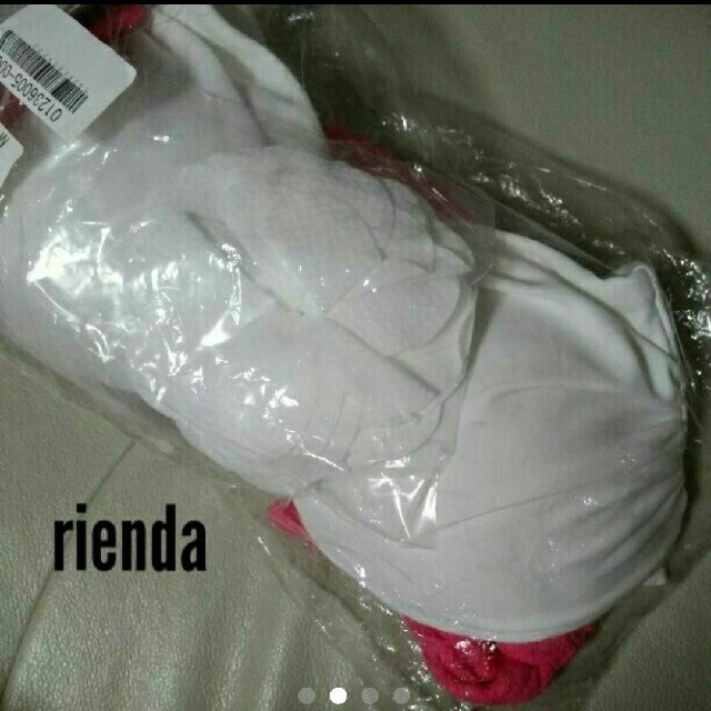 rienda(リエンダ)のRienda リエンダ フラワーコサージュバンドゥカップビキニ　ピンク　水着 レディースの水着/浴衣(水着)の商品写真