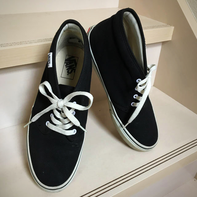 VANS(ヴァンズ)の値下げしました！【☆men's☆】【シンプル】【カジュアル】白黒スニーカー メンズの靴/シューズ(スニーカー)の商品写真