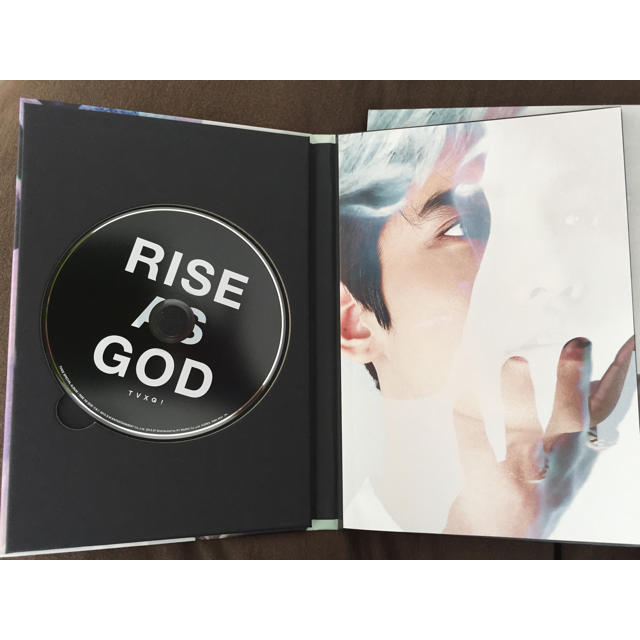 東方神起(トウホウシンキ)のRISE AS GOD(2枚セット) エンタメ/ホビーのCD(K-POP/アジア)の商品写真