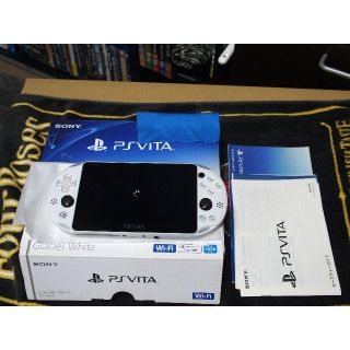 ソニー(SONY)のPSVITA PCH-2000　ホワイト　美品　SD・箱付　(携帯用ゲーム機本体)