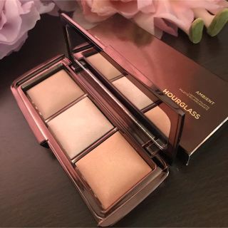 セフォラ(Sephora)のじゅりえっと様専用  ！！ HOURGLASS  シルクのような肌に パレット (フェイスカラー)