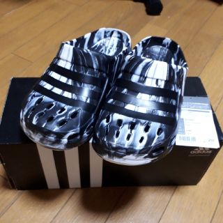 アディダス(adidas)のアディダス　シャワーサンダル　25.5cm(サンダル)