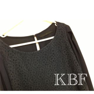 ケービーエフ(KBF)のKBF♡新品！花柄トップス(シャツ/ブラウス(長袖/七分))