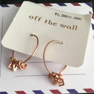 オフザウォール(off the wall)のピアス LOVE 文字(ピアス)