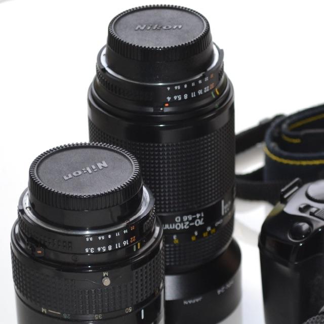 Nikon(ニコン)のNikon F-801s　AF一眼レフ35mmフィルムカメラと交換レンズ３種 スマホ/家電/カメラのカメラ(フィルムカメラ)の商品写真