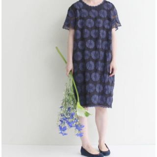 ドットアンドストライプスチャイルドウーマン(Dot&Stripes CHILDWOMAN)のDot＆Stripes CHILD WOMAN ○オーガンジー花刺繍ワンピース(ひざ丈ワンピース)