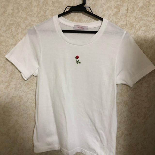 Lochie(ロキエ)のthevirgins バラ刺繍Ｔシャツ レディースのトップス(Tシャツ(半袖/袖なし))の商品写真