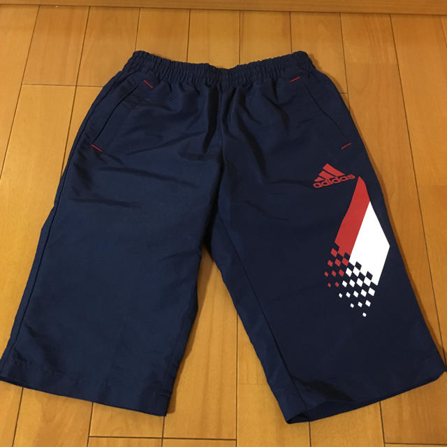 adidas(アディダス)のadidas  kidsハーフパンツ キッズ/ベビー/マタニティのキッズ服男の子用(90cm~)(パンツ/スパッツ)の商品写真