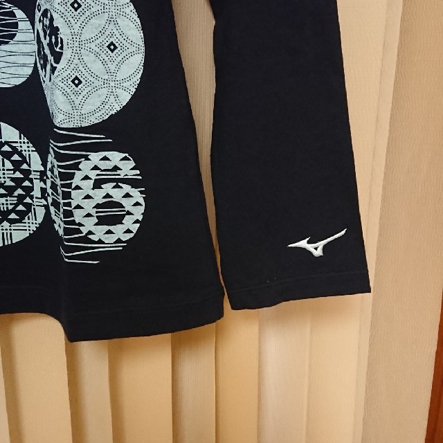 MIZUNO(ミズノ)の値下げ中！【新品】ミズノ和柄 長袖Tシャツ〈レディース〉 レディースのトップス(Tシャツ(長袖/七分))の商品写真