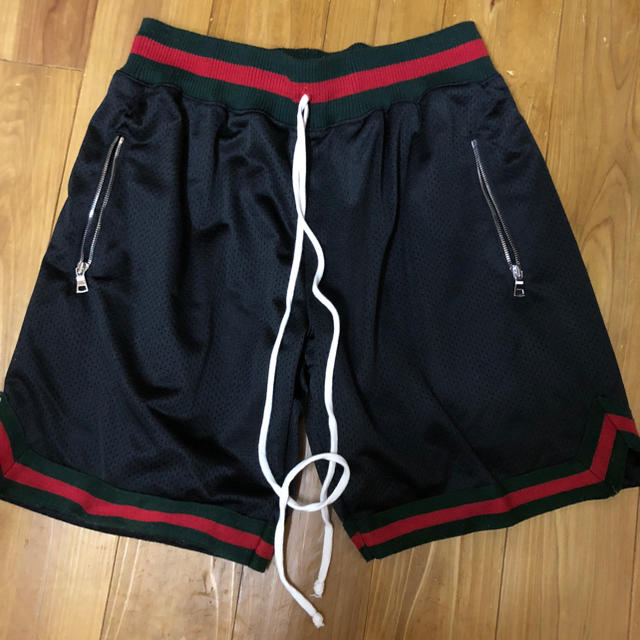 MINTCREW ハーフパンツ GUCCIカラー メンズのパンツ(ショートパンツ)の商品写真