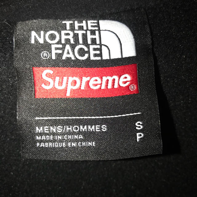 Supreme(シュプリーム)の専用！supreme north face フリース ブラック サイズＳ メンズのジャケット/アウター(その他)の商品写真