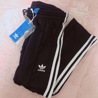 アディダス(adidas)のadidas originals トラックパンツ(カジュアルパンツ)