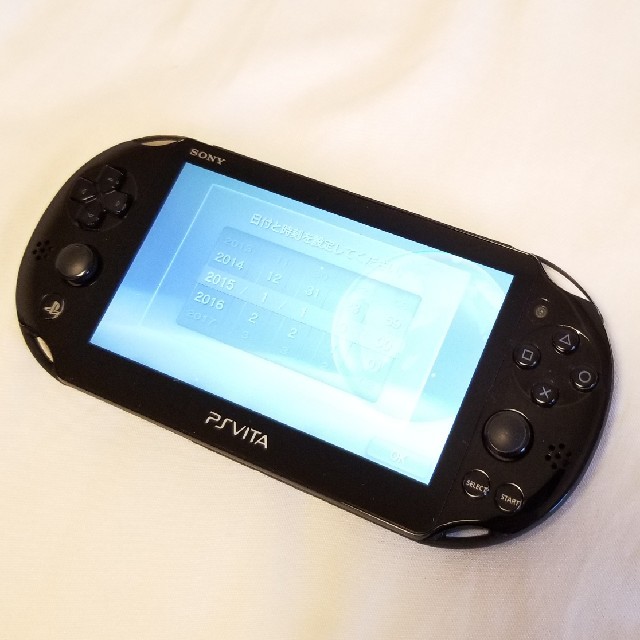 携帯用ゲーム機本体PS VITA 2000 PCH-2000 Wi-Fiモデル 美品